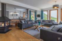 Main Photo of a 5 bedroom  Chalet for sale