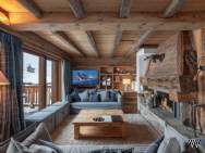 Main Photo of a 7 bedroom  Chalet for sale