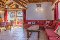 Main Photo of a 4 bedroom  House for sale