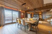 Main Photo of a 4 bedroom  Apartment for sale