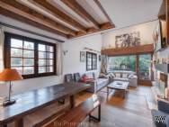 Main Photo of a 3 bedroom  Apartment for sale