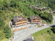 Main Photo of a 5 bedroom  Chalet for sale