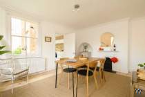 Main Photo of a 3 bedroom  Maisonette to rent