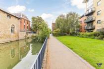 Main Photo of a 1 bedroom  Flat to rent