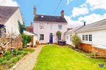 Main Photo of a 4 bedroom  Detached House for sale