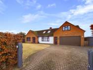 Main Photo of a 6 bedroom  Detached House for sale