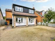 Main Photo of a 4 bedroom  Detached House for sale