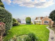 Main Photo of a 4 bedroom  Detached House for sale